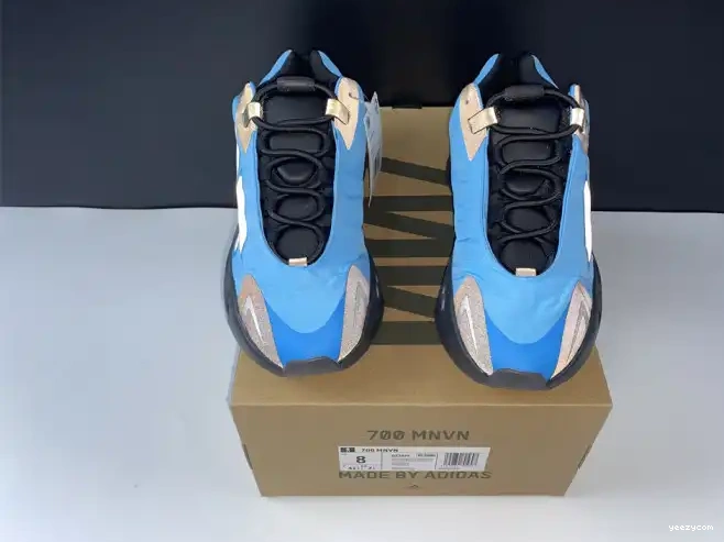 Yeezy ADIDAS GZ3079 'Bright MNVN Cyan' 700 Boost 0520